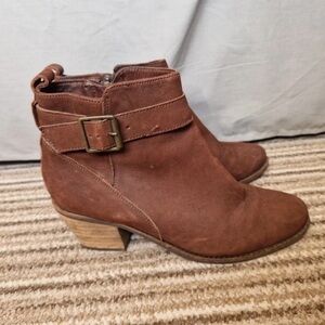 Elegant Brown Ankle Boots with Buckle
